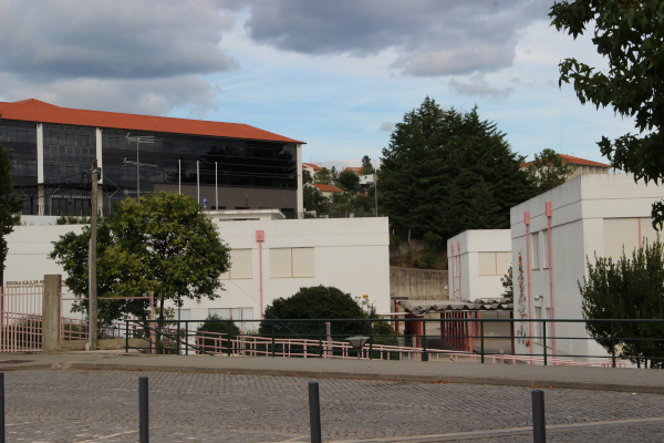 es